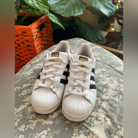adidas gazelle silver green womens Adidas Superstar Vintage (CBLACK/CWHITE/CREWHT)  CNCPTS